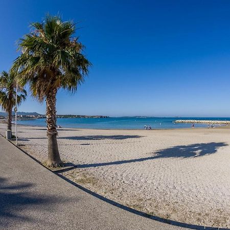 100 M De La Plage En Rdc Sanary-sur-Mer Extérieur photo