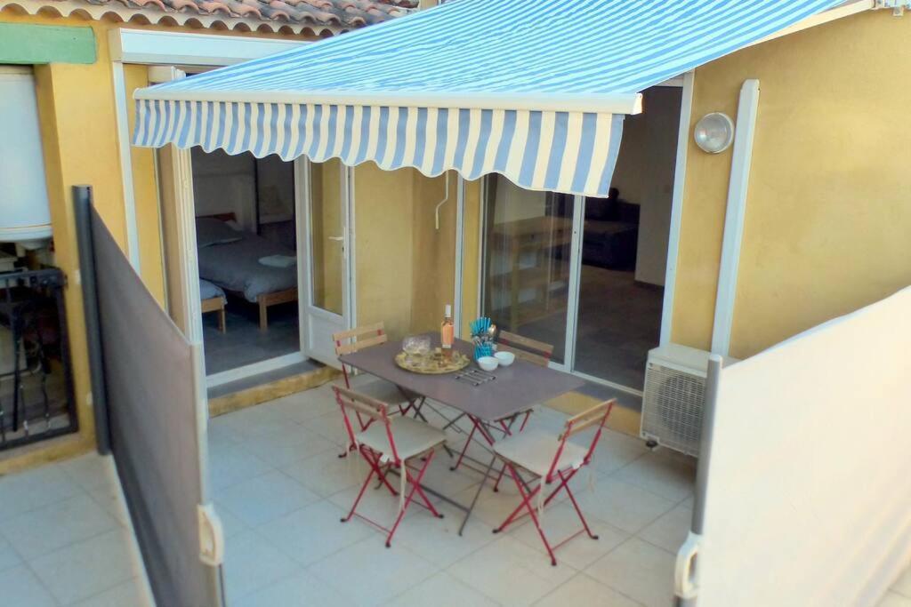 100 M De La Plage En Rdc Sanary-sur-Mer Extérieur photo